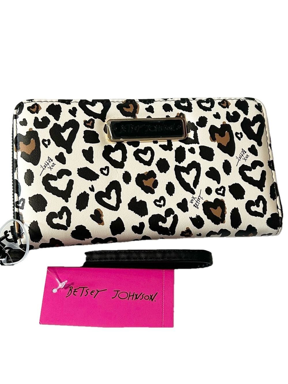 Betsey Johnson Heart Leopard Print Zip Around Wallet Wristlet NWT